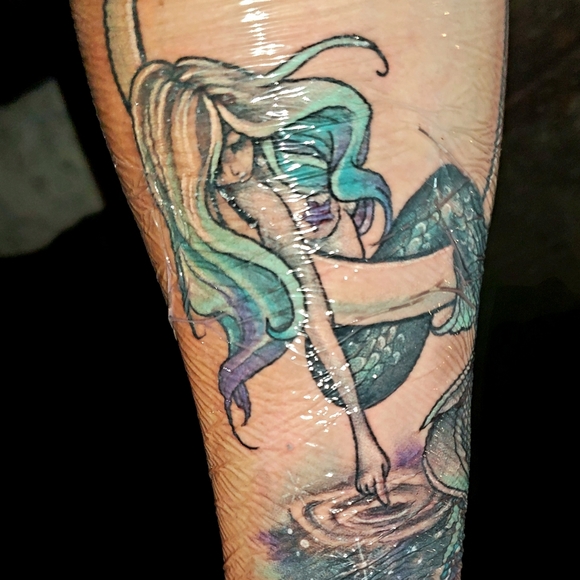 Meet your Posher, Courtney - Picture 2 of 5